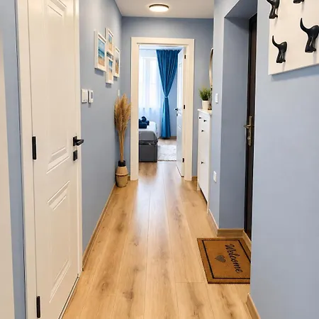 Blue Cream Apartment *